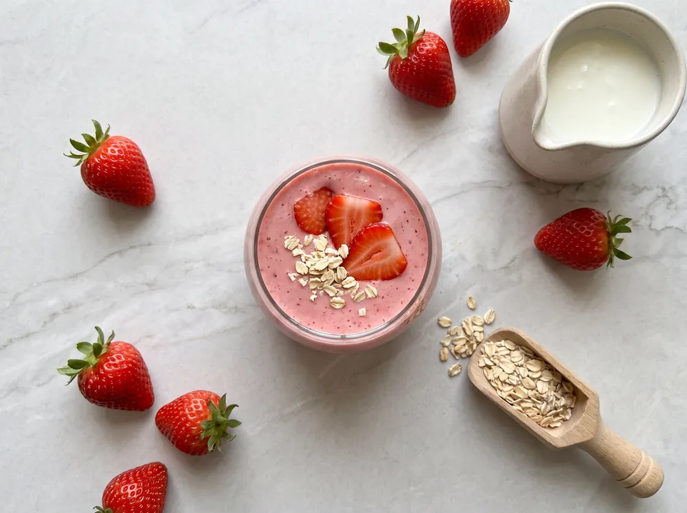 Koktajl kefir–truskawka–owsianka